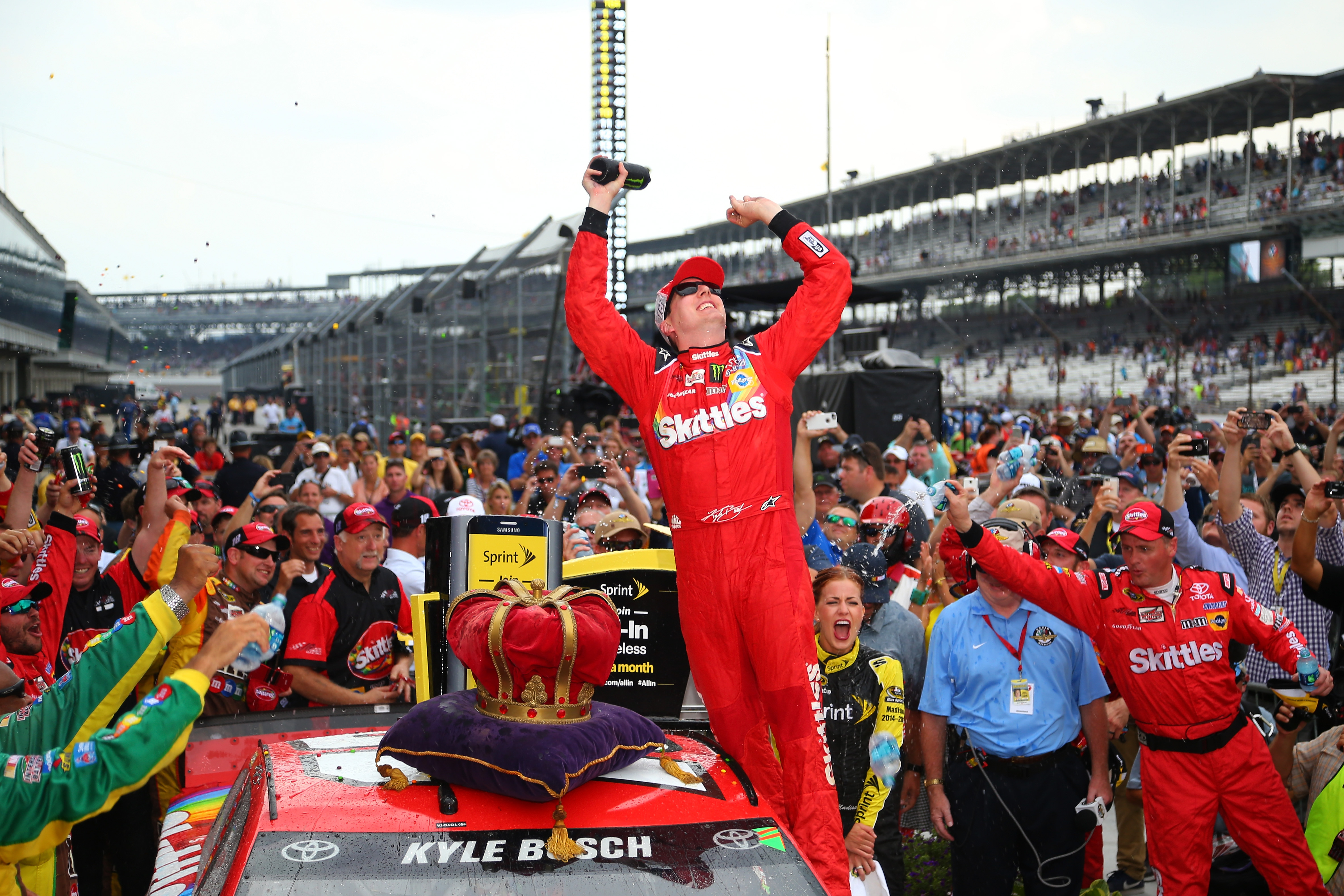 Kyle Busch in victory lane at Indianapolis, 2015.